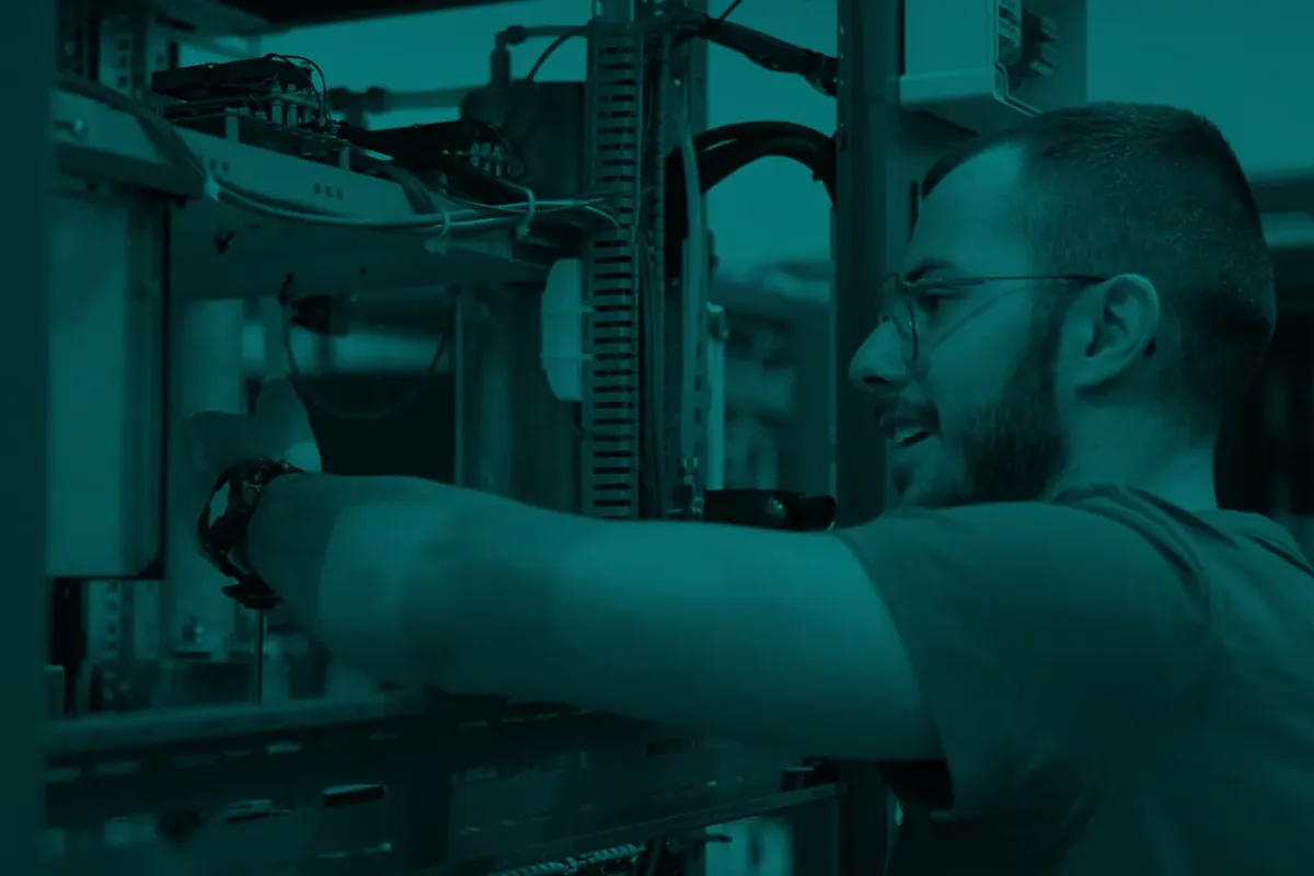 Hydrogenera electrolyser systems in a production facility